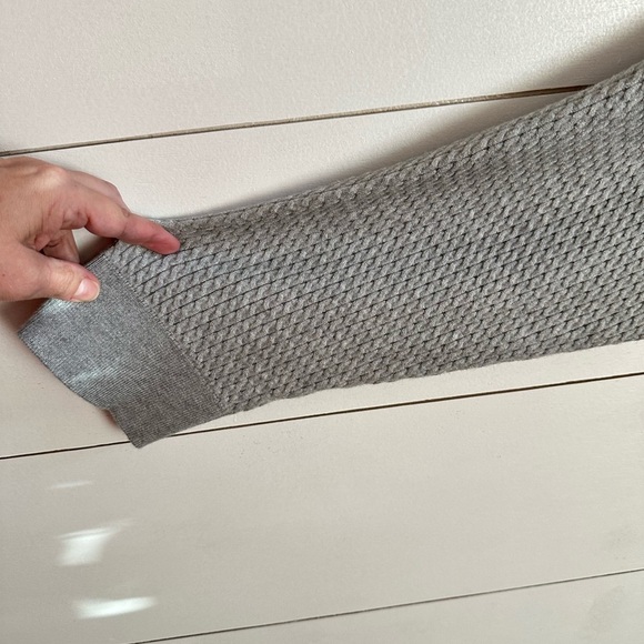 WEWOREWHAT XL/XXL Varsity woman grey cable knit soft quiet luxury cardigan - Picture 10 of 16